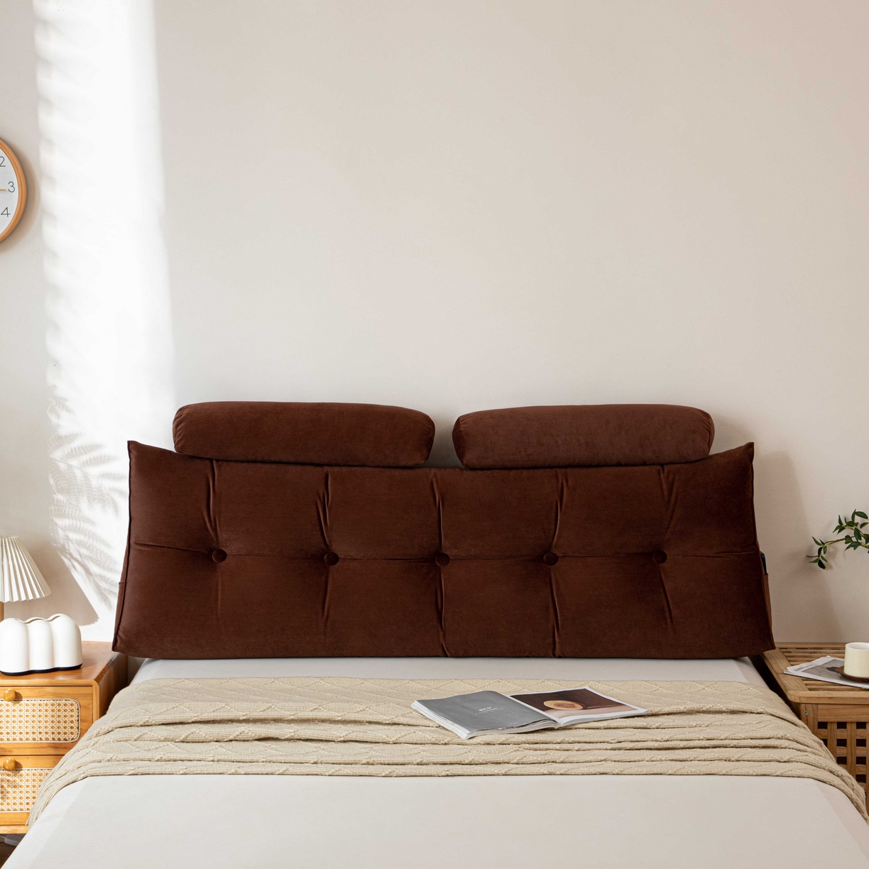 91家纺网 家纺一手货源 找家纺 沐沐家纺 2026新款磨砂绒三角靠背（带头枕） 棕色