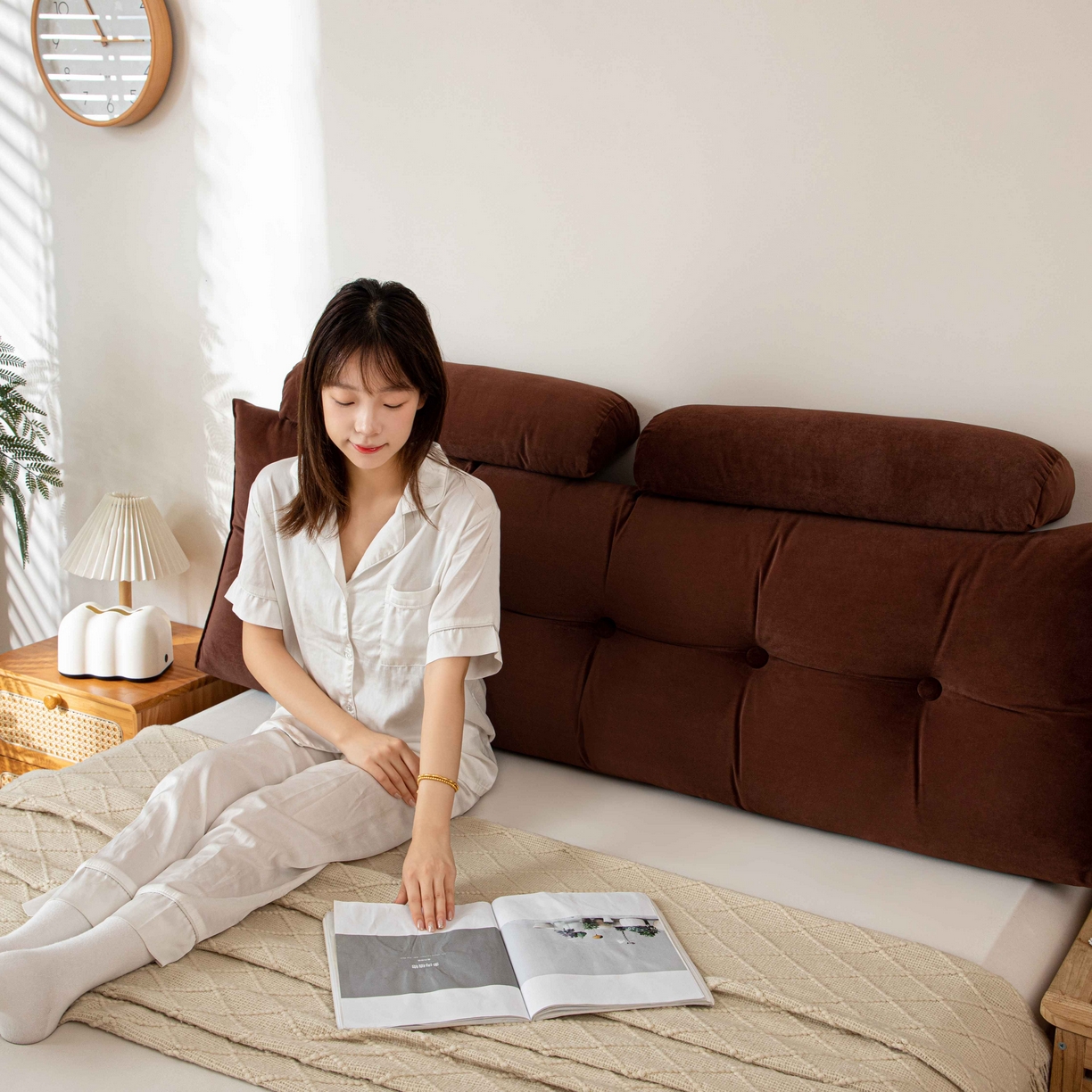 91家纺网 家纺一手货源 找家纺 沐沐家纺 2026新款磨砂绒三角靠背（带头枕） 棕色