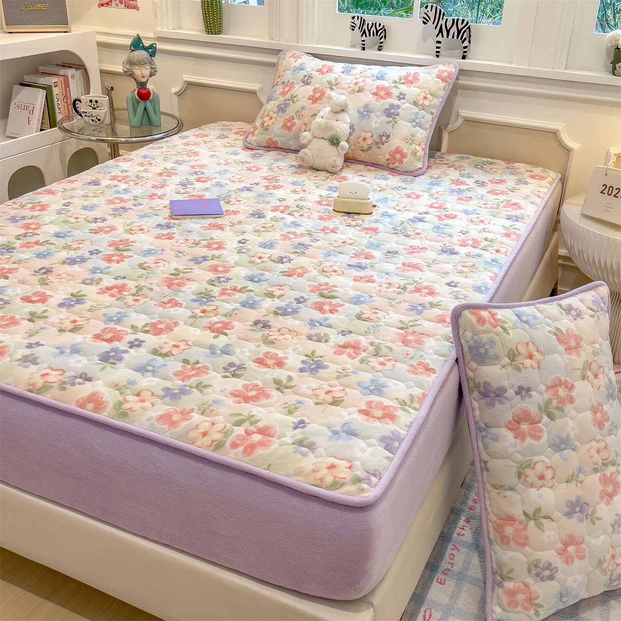 91家纺网 家纺一手货源 找家纺 布卢姆床垫 2025新款A类抗菌印花牛奶绒夹棉床笠 春暖花开