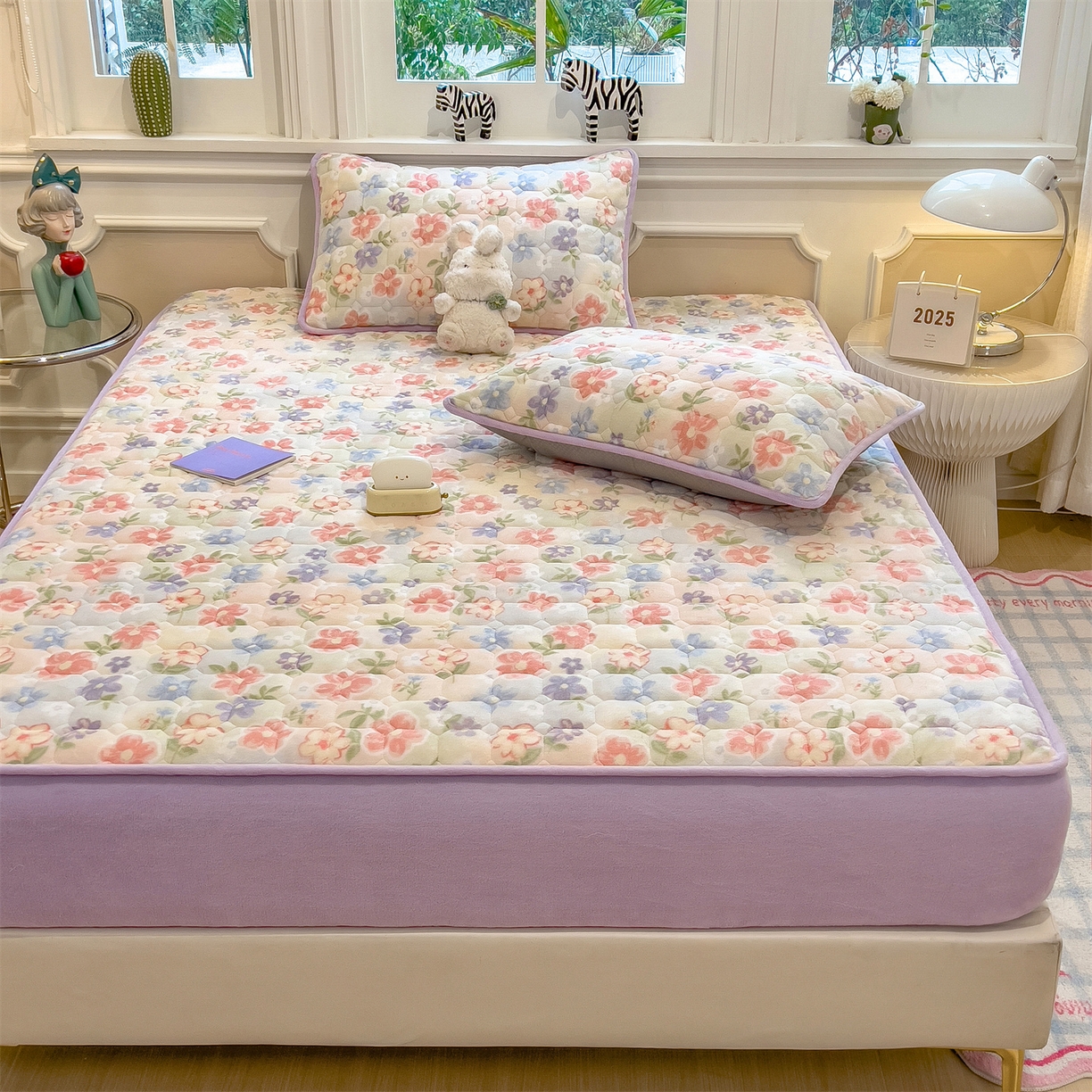 91家纺网 家纺一手货源 找家纺 布卢姆床垫 2025新款A类抗菌印花牛奶绒夹棉床笠 春暖花开