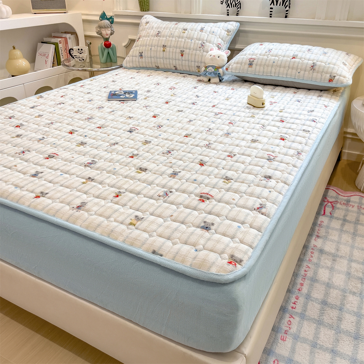 91家纺网 家纺一手货源 找家纺 布卢姆床垫 2025新款A类抗菌印花牛奶绒夹棉床笠 飞天小象