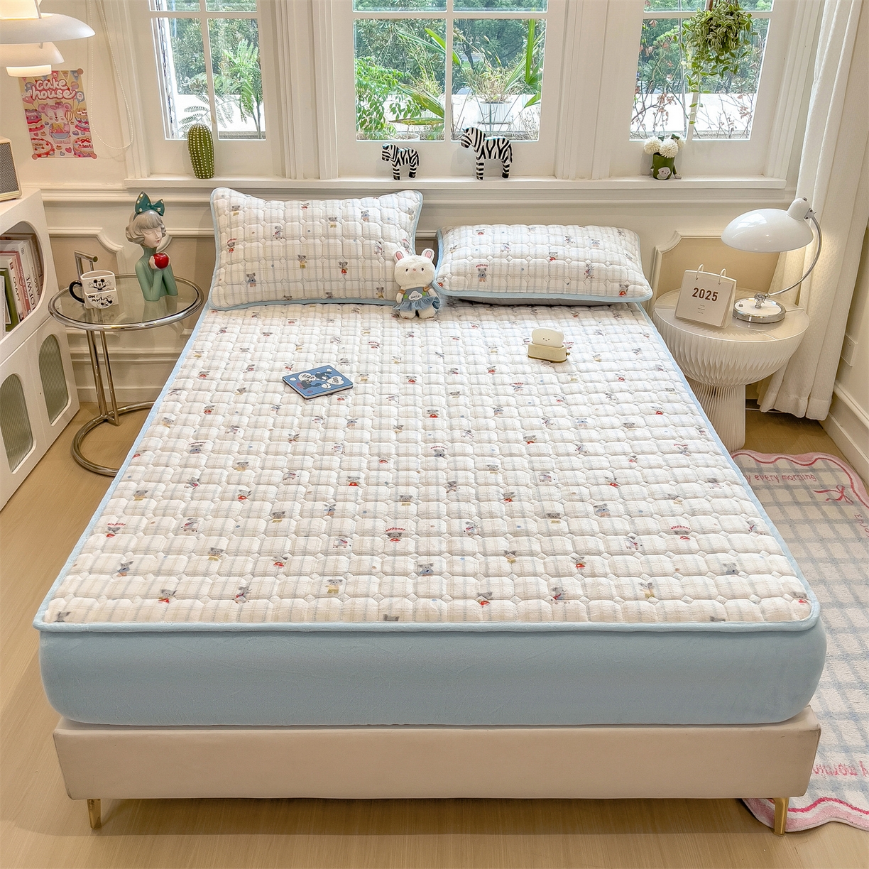 91家纺网 家纺一手货源 找家纺 布卢姆床垫 2025新款A类抗菌印花牛奶绒夹棉床笠 飞天小象