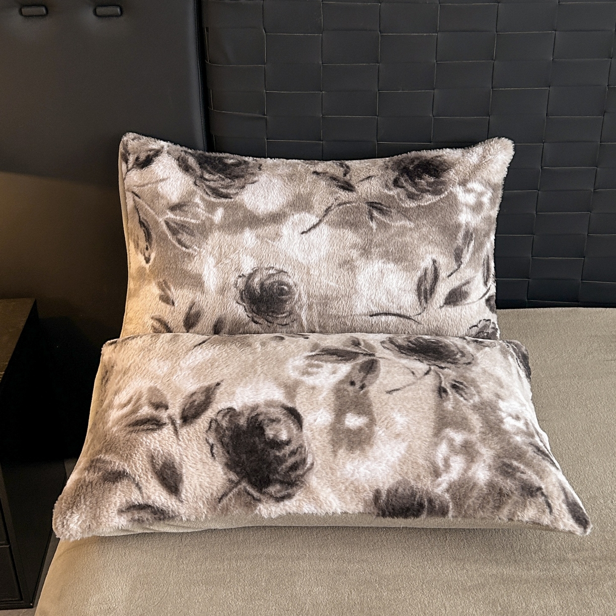 91家纺网 家纺一手货源 找家纺 蓝极人 2025新款美拉德系兔绒兔毛绒兔兔绒印花四件套 韵赫浅玫