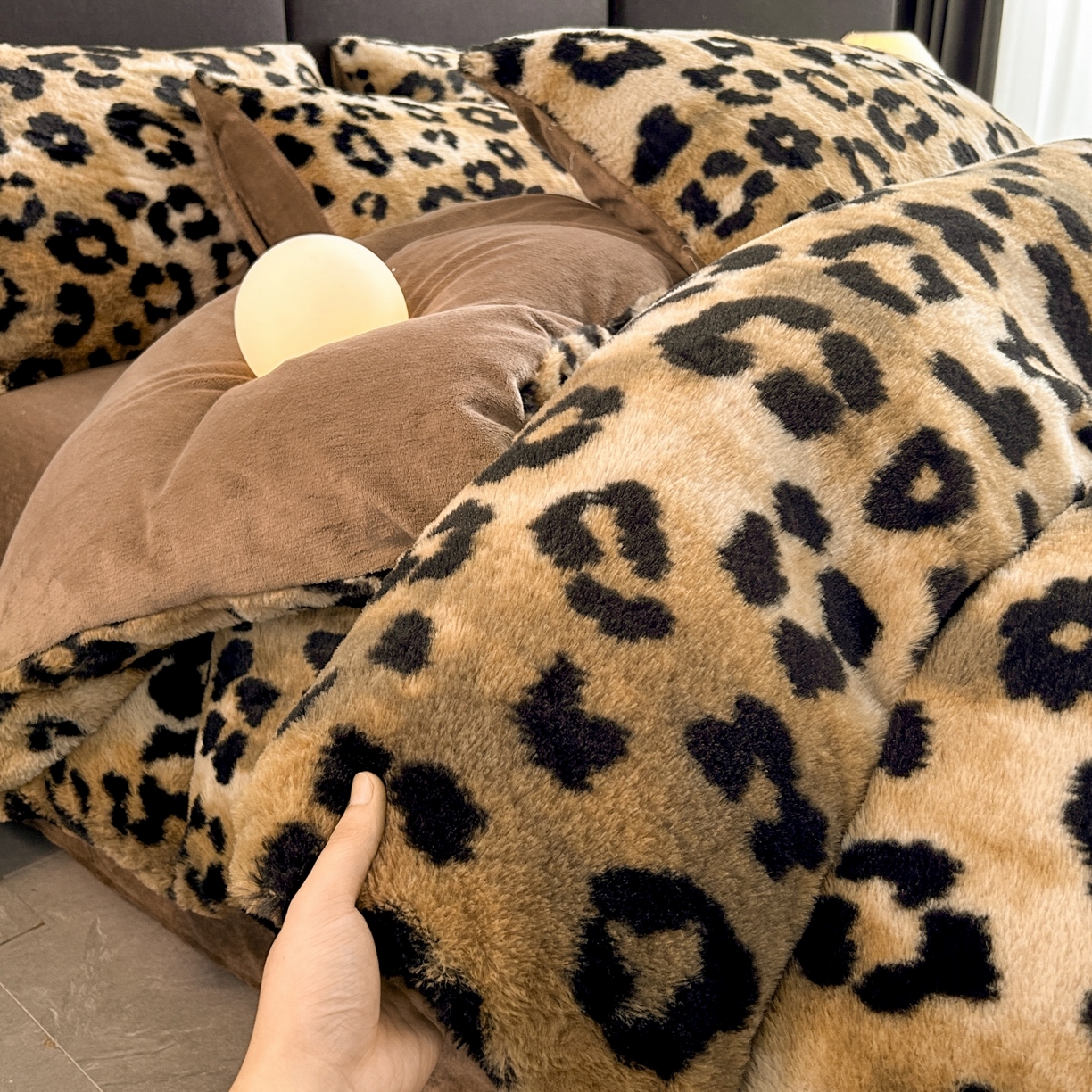 91家纺网 家纺一手货源 找家纺 （总）蓝极人 2025新款成品提花包边牛奶绒四件套