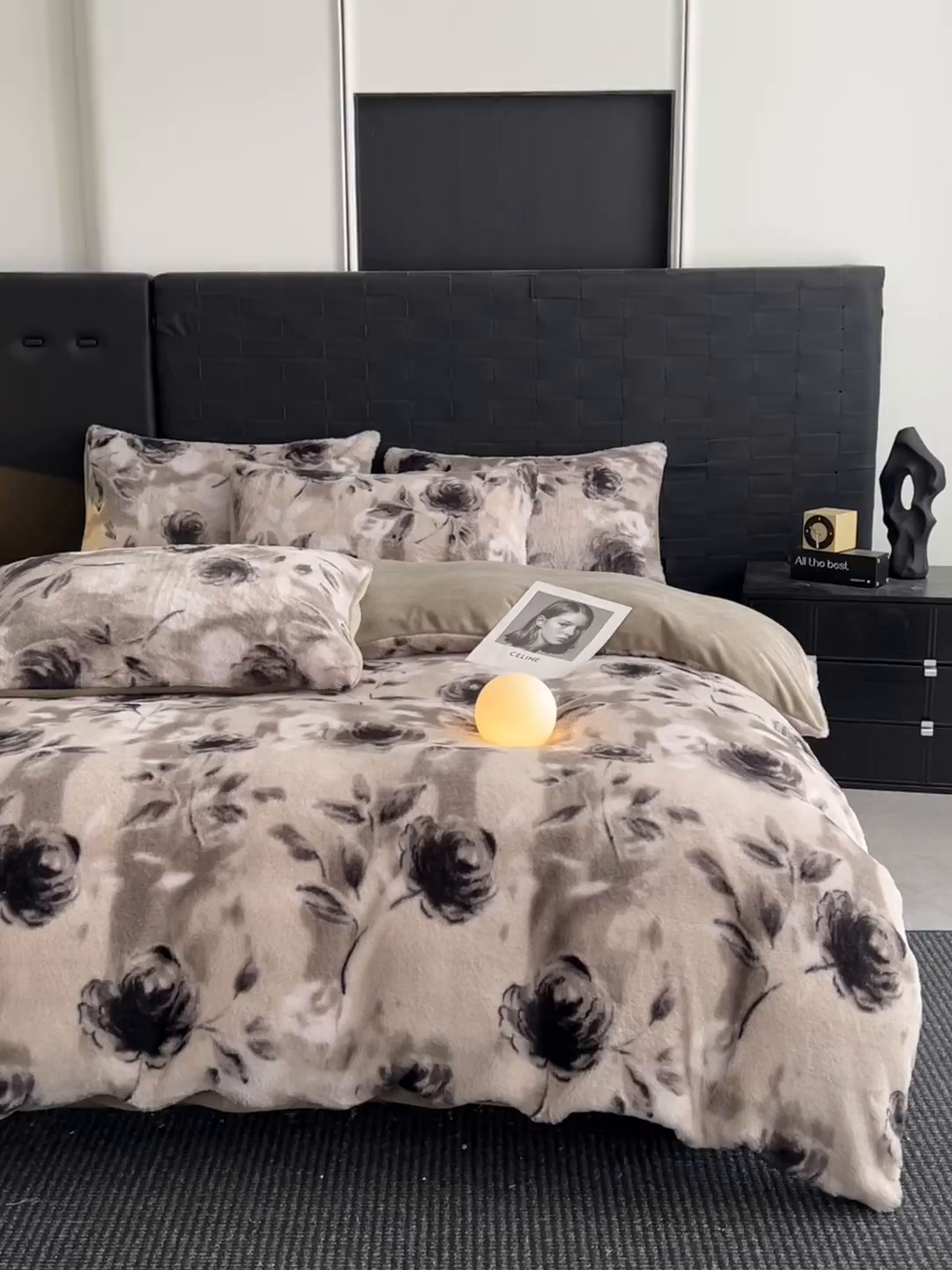 91家纺网 家纺一手货源 找家纺 蓝极人 2025新款美拉德系兔绒兔毛绒兔兔绒印花四件套 韵赫浅玫