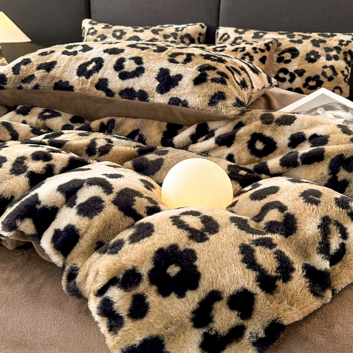 91家纺网 家纺一手货源 找家纺 （总）酱子 2025新款美拉德系兔绒印花四件套