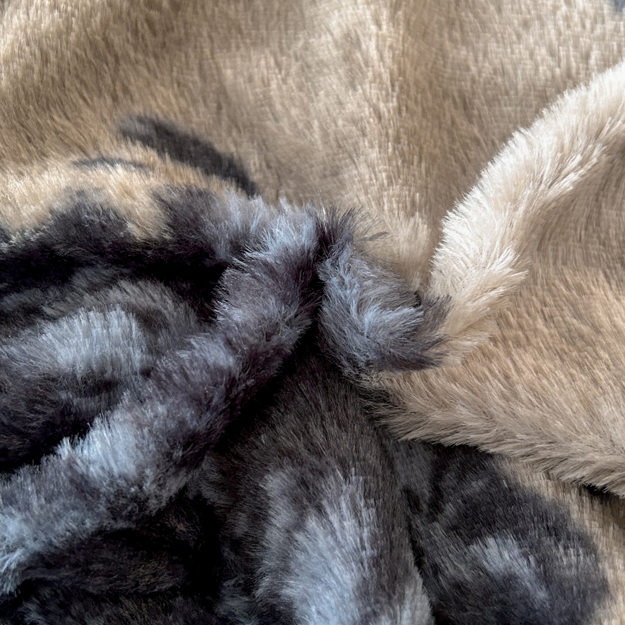 91家纺网 家纺一手货源 找家纺 酱子 2025新款美拉德系兔绒印花四件套 墨影墨玫