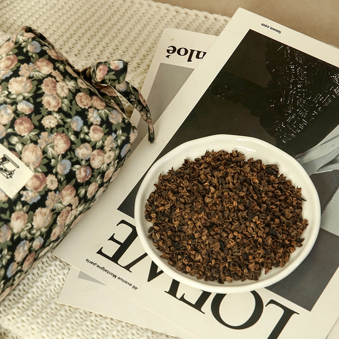 91家纺网 家纺一手货源 找家纺 明星枕业 2025新款a类荞麦颈椎枕全棉双层纱圆柱糖果枕纯枕头全壳硬枕成人颈椎支撑 荒野花园 黑