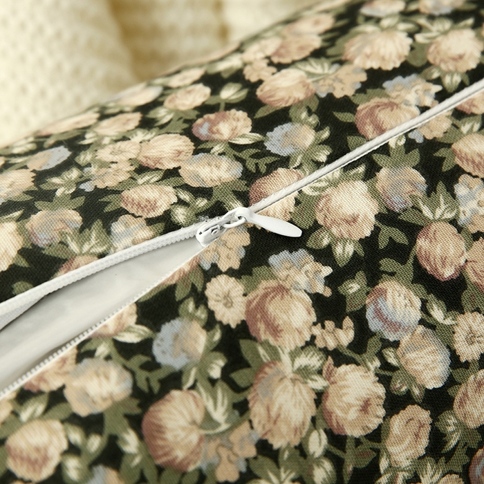 91家纺网 家纺一手货源 找家纺 明星枕业 2025新款a类荞麦颈椎枕全棉双层纱圆柱糖果枕纯枕头全壳硬枕成人颈椎支撑 荒野花园 黑