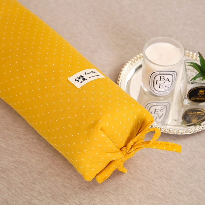 91家纺网 家纺一手货源 找家纺 明星枕业 2025新款a类荞麦颈椎枕全棉双层纱圆柱糖果枕纯枕头全壳硬枕成人颈椎支撑 星光点点黄