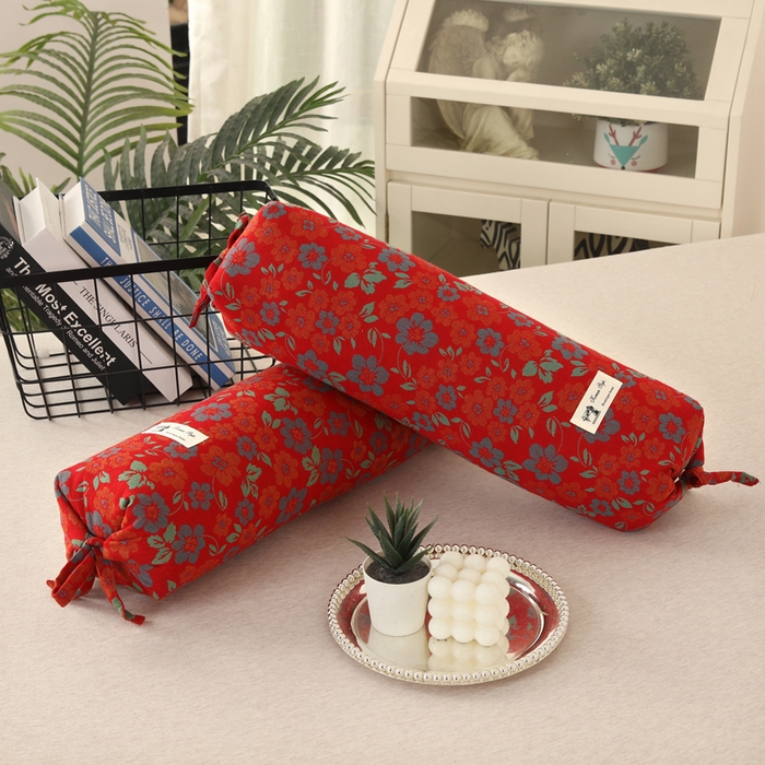 91家纺网 家纺一手货源 找家纺 明星枕业 2025新款a类荞麦颈椎枕全棉双层纱圆柱糖果枕纯枕头全壳硬枕成人颈椎支撑 花间物语红