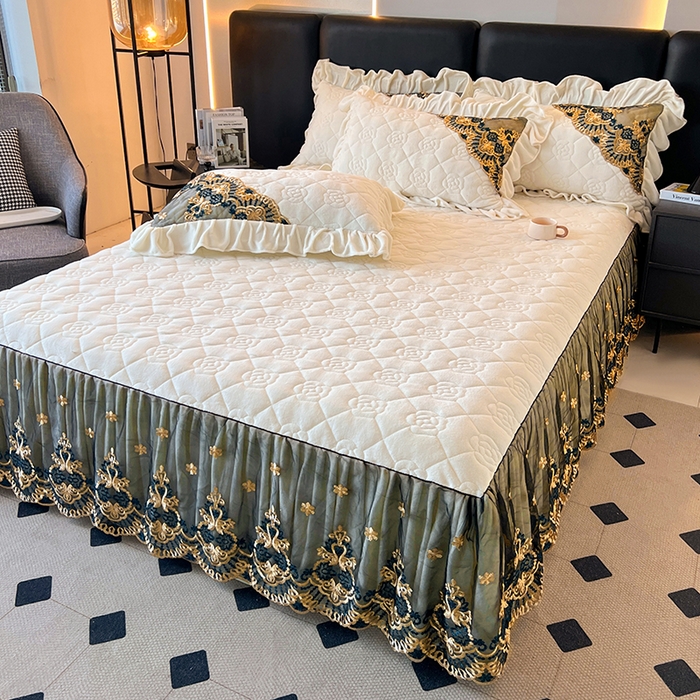 91家纺网 家纺一手货源 找家纺 罗艺轩 2025新款牛奶绒浪漫花边床裙款三件套-暖洋洋 暖洋洋-白