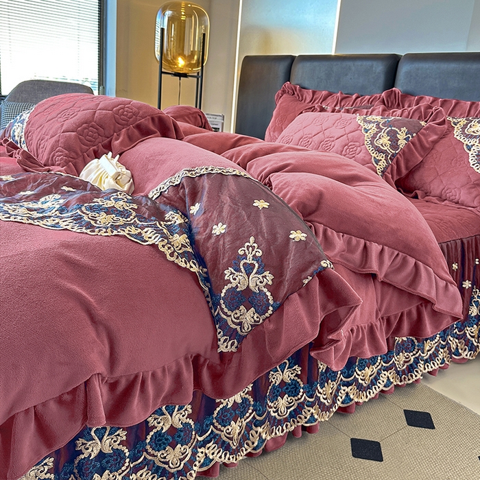 91家纺网 家纺一手货源 找家纺 罗艺轩 2025新款牛奶绒浪漫花边床裙款三件套-暖洋洋 暖洋洋-豆沙