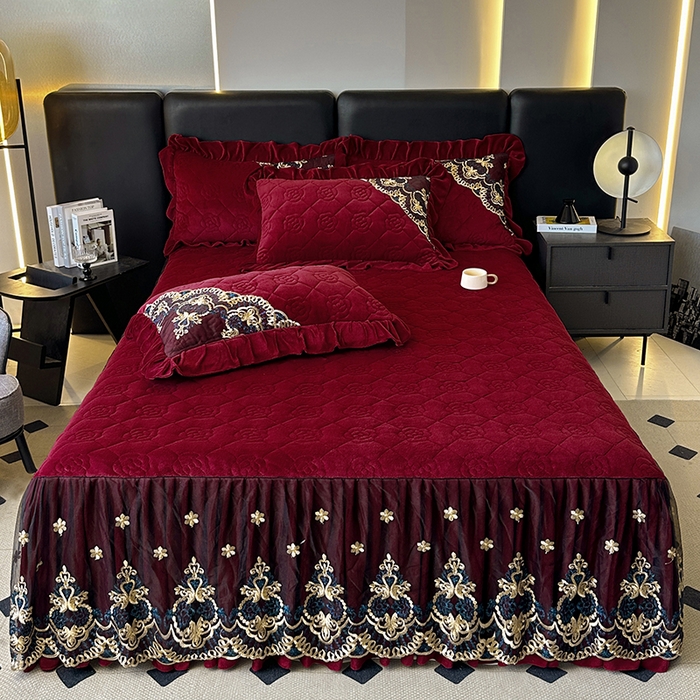 罗艺轩 2025新款牛奶绒浪漫花边床裙款三件套-暖洋洋 暖洋洋-酒红