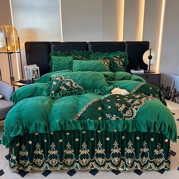 91家纺网 家纺一手货源 找家纺 罗艺轩 2025新款牛奶绒浪漫花边床裙款三件套-暖洋洋 暖洋洋-绿