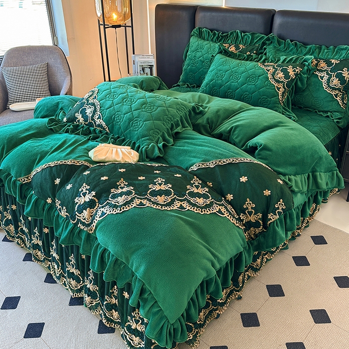 91家纺网 家纺一手货源 找家纺 罗艺轩 2025新款牛奶绒浪漫花边床裙款三件套-暖洋洋 暖洋洋-绿