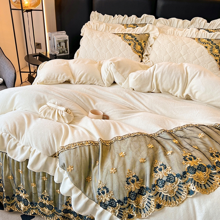 91家纺网 家纺一手货源 找家纺 （总）罗艺轩 2025新款牛奶绒浪漫花边床裙款四件套-暖洋洋（报活动和优惠券后控价99起/控价107起）