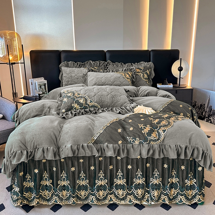 91家纺网 家纺一手货源 找家纺 （总）罗艺轩 2025新款牛奶绒浪漫花边床裙款四件套-暖洋洋（报活动和优惠券后控价99起/控价107起）