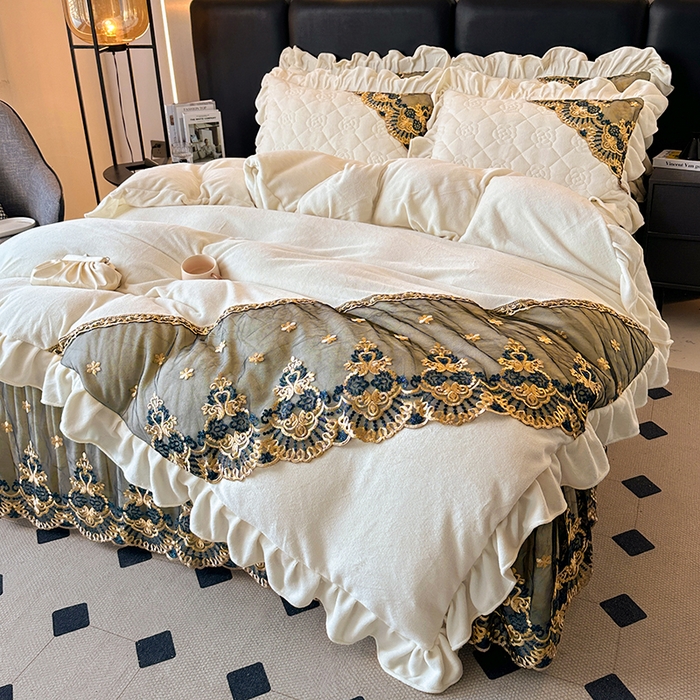 91家纺网 家纺一手货源 找家纺 罗艺轩 2025新款牛奶绒浪漫花边床裙款四件套-暖洋洋（报活动和优惠券后控价99起/控价107起） 暖洋洋-白