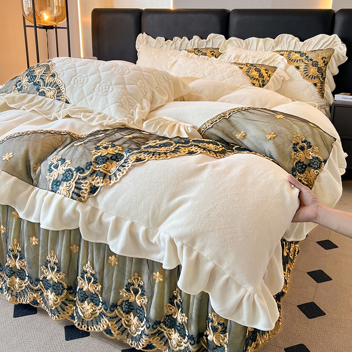 91家纺网 家纺一手货源 找家纺 罗艺轩 2025新款牛奶绒浪漫花边床裙款四件套-暖洋洋（报活动和优惠券后控价99起/控价107起） 暖洋洋-白