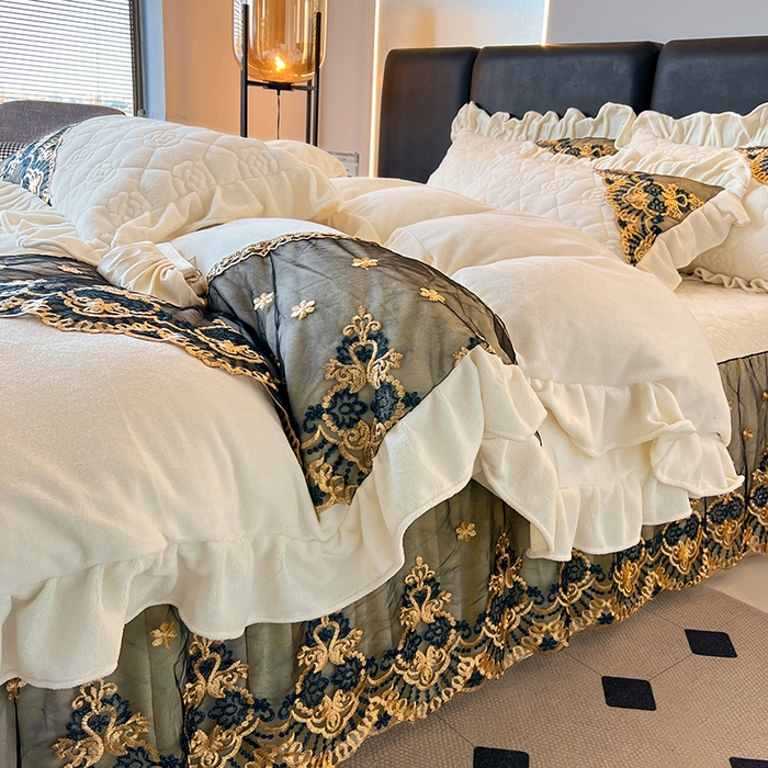 91家纺网 家纺一手货源 找家纺 罗艺轩 2025新款牛奶绒浪漫花边床裙款四件套-暖洋洋（报活动和优惠券后控价99起/控价107起） 暖洋洋-白