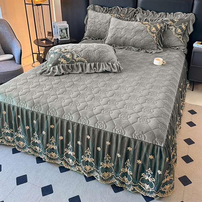 91家纺网 家纺一手货源 找家纺 罗艺轩 2025新款牛奶绒浪漫花边床裙款四件套-暖洋洋（报活动和优惠券后控价99起/控价107起） 暖洋洋-灰