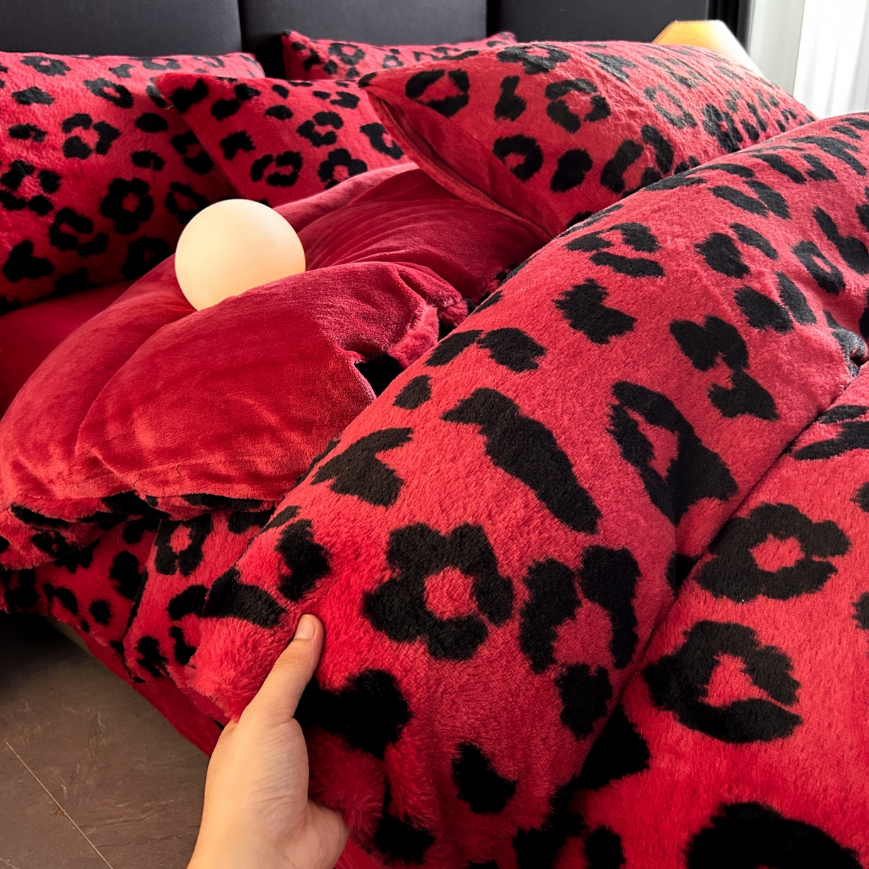 91家纺网 家纺一手货源 找家纺 （总）蓝极人 2025新款美拉德系兔绒兔毛绒兔兔绒印花四件套