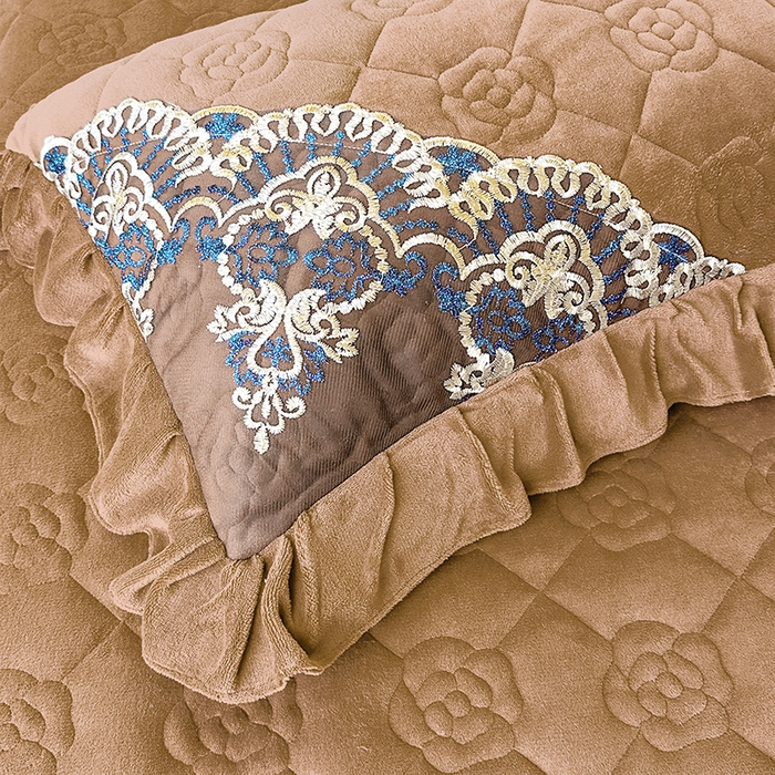 91家纺网 家纺一手货源 找家纺 罗艺轩 2025新款牛奶绒浪漫花边床裙款四件套-暖洋洋（报活动和优惠券后控价99起/控价107起） 暖洋洋-奶咖