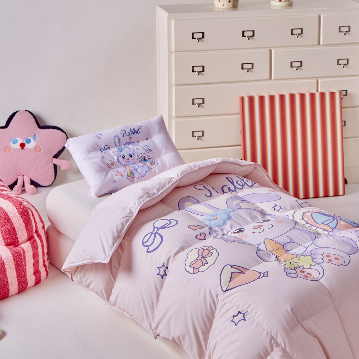 91家纺网 家纺一手货源 找家纺 暖羽屋羽绒馆 2025新款抗菌防螨绒子含量95白鸭绒被芯1.5米儿童羽绒被子婴幼儿学生鸭绒被春秋被 鸿运兔