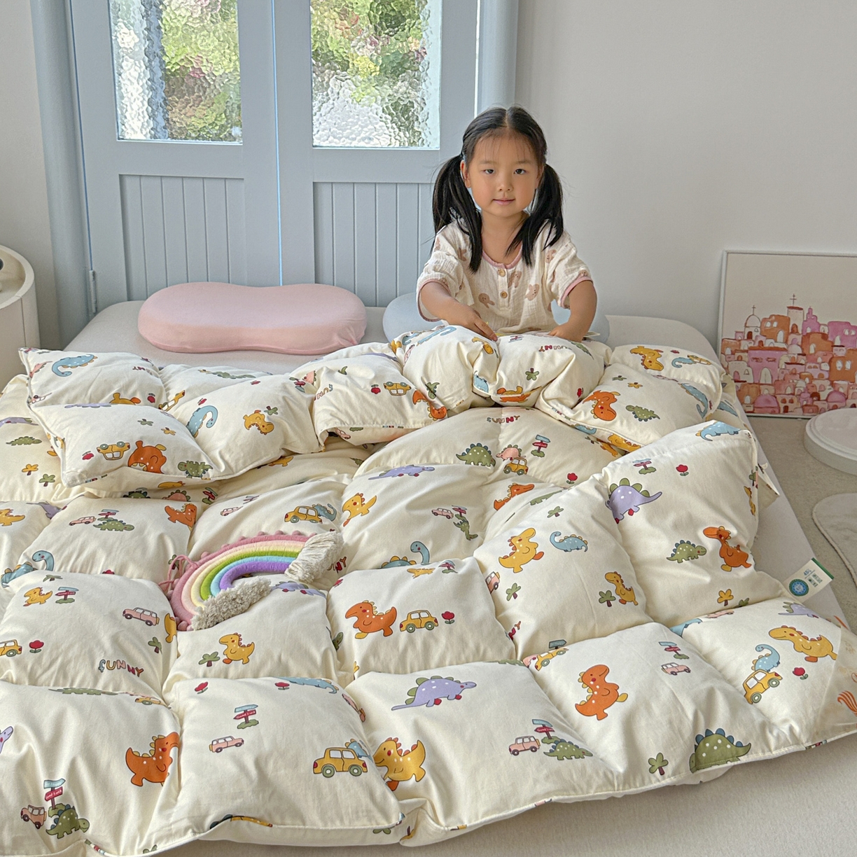 91家纺网 家纺一手货源 找家纺 暖羽屋羽绒馆 2025新款抗菌防螨绒子含量95白鸭绒被芯1.5米儿童羽绒被子婴幼儿学生鸭绒被春秋被 汽车恐龙