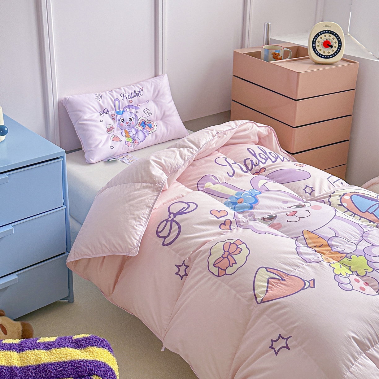 91家纺网 家纺一手货源 找家纺 暖羽屋羽绒馆 2025新款抗菌防螨绒子含量95白鸭绒被芯1.5米儿童羽绒被子婴幼儿学生鸭绒被春秋被 鸿运兔