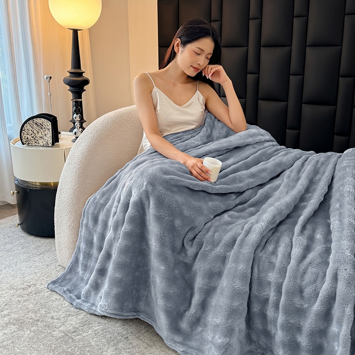 91家纺网 家纺一手货源 找家纺 安琪家纺 2025新款300G炫彩水墨画仿兔毛绒大泡泡绒印花法兰绒毛毯大理石纹休闲毯沙发盖毯跨境外贸出口专供 泡泡纯色-浅灰