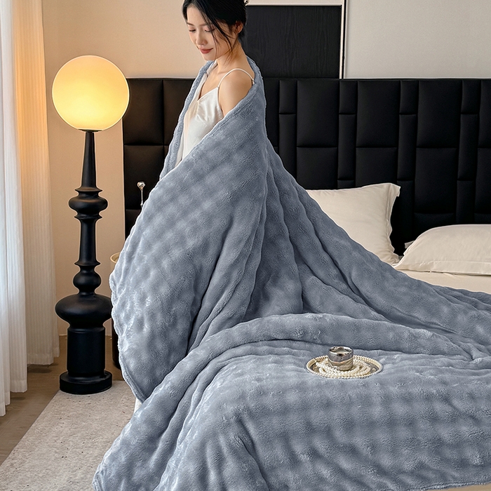 91家纺网 家纺一手货源 找家纺 安琪家纺 2025新款300G炫彩水墨画仿兔毛绒大泡泡绒印花法兰绒毛毯大理石纹休闲毯沙发盖毯跨境外贸出口专供 泡泡纯色-浅灰