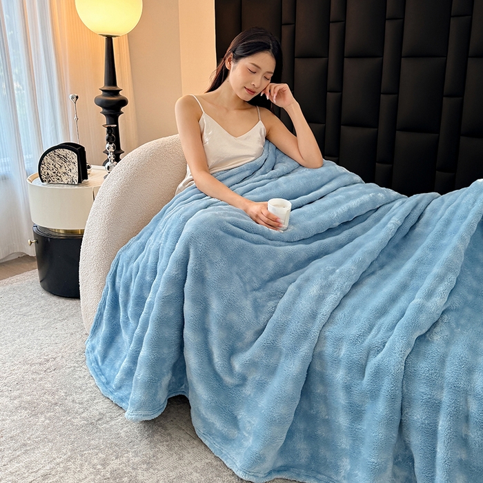 91家纺网 家纺一手货源 找家纺 安琪家纺 2025新款300G炫彩水墨画仿兔毛绒大泡泡绒印花法兰绒毛毯大理石纹休闲毯沙发盖毯跨境外贸出口专供 泡泡纯色-天蓝