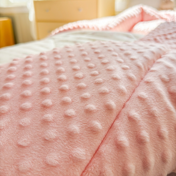 91家纺网 家纺一手货源 找家纺 卡芙芯类馆 2025新款双层纱宝宝绒豆豆被被子被芯 秘密花园