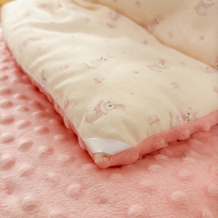 91家纺网 家纺一手货源 找家纺 卡芙芯类馆 2025新款双层纱宝宝绒豆豆被被子被芯 萌萌兔