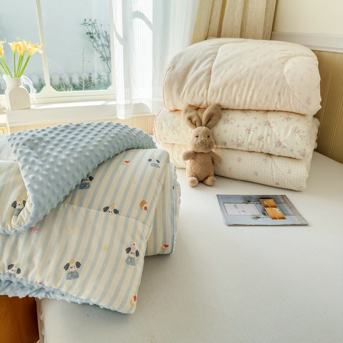 91家纺网 家纺一手货源 找家纺 （总）卡芙芯类馆 2025新款双层纱宝宝绒豆豆被被子被芯