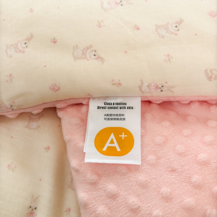 91家纺网 家纺一手货源 找家纺 卡芙芯类馆 2025新款双层纱宝宝绒豆豆被被子被芯 萌萌兔
