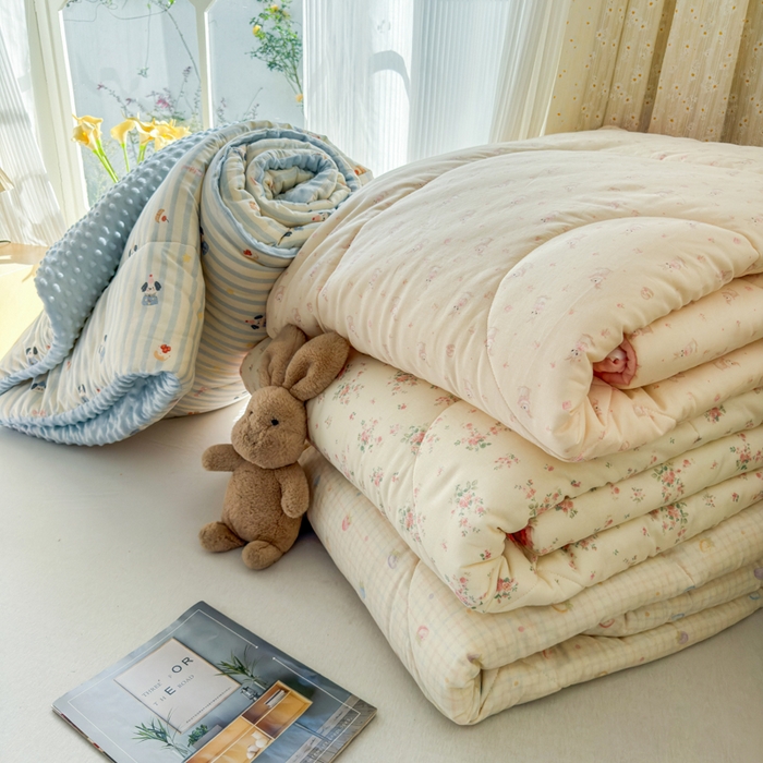 91家纺网 家纺一手货源 找家纺 （总）卡芙芯类馆 2025新款双层纱宝宝绒豆豆被被子被芯