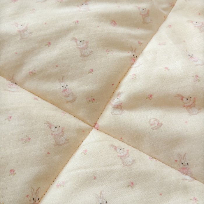 91家纺网 家纺一手货源 找家纺 卡芙芯类馆 2025新款双层纱宝宝绒豆豆被被子被芯 萌萌兔