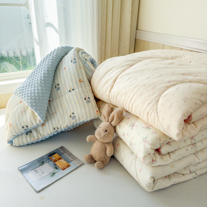 91家纺网 家纺一手货源 找家纺 卡芙芯类馆 2025新款双层纱宝宝绒豆豆被被子被芯 组合图仅做展示不可下单