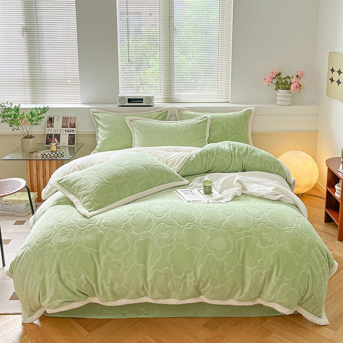 91家纺网 家纺一手货源 找家纺 （总）琪格格纺织 2025新款全消光包边立体简约清新雕花绒四件套