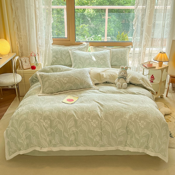 91家纺网 家纺一手货源 找家纺 （总）琪格格纺织 2025新款全消光包边立体简约清新雕花绒四件套