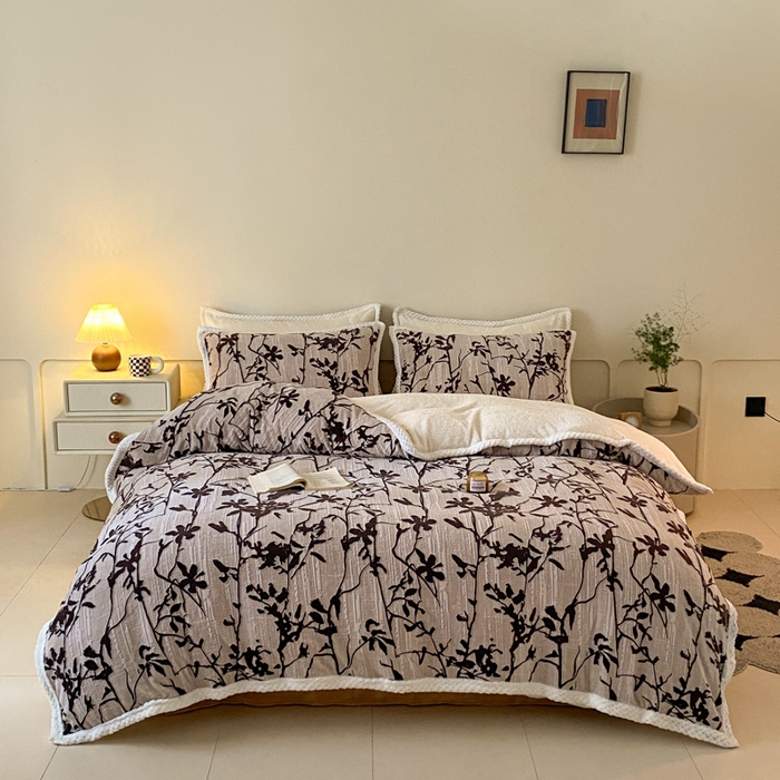 91家纺网 家纺一手货源 找家纺 （总）琪格格纺织 2025新款全消光包边立体简约清新雕花绒四件套