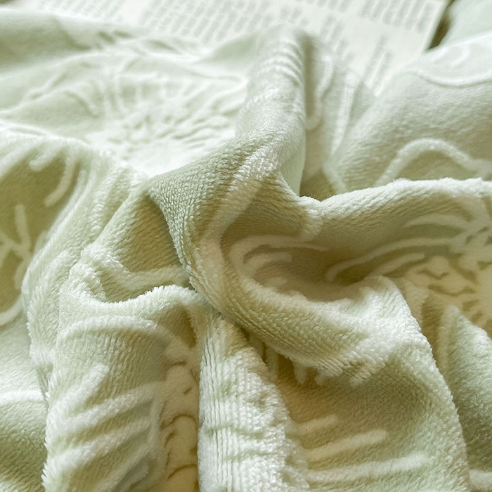 91家纺网 家纺一手货源 找家纺 琪格格纺织 2025新款全消光包边立体简约清新雕花绒四件套 雕花包边- 安妮花苑 绿