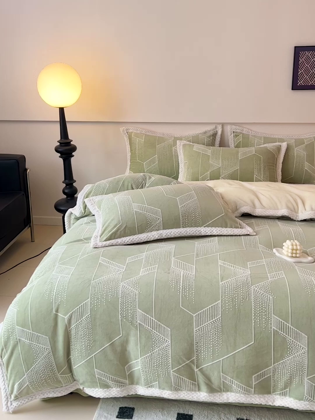 91家纺网 家纺一手货源 找家纺 琪格格纺织 2025新款全消光包边立体简约清新雕花绒四件套 包边绒 繁星闪耀绿