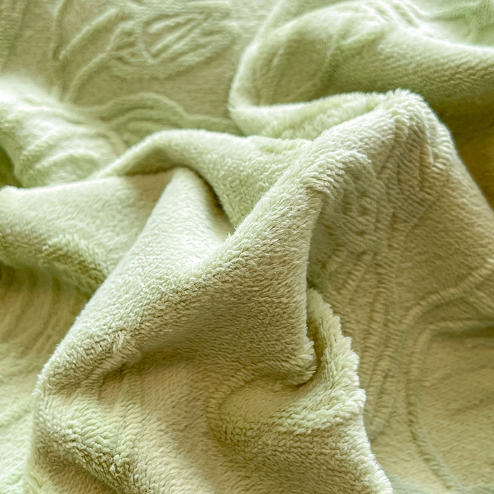 91家纺网 家纺一手货源 找家纺 琪格格纺织 2025新款全消光包边立体简约清新雕花绒四件套 雕花包边-枝枝叶叶 浅绿