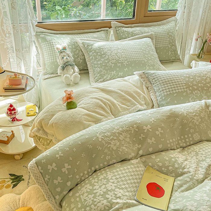 91家纺网 家纺一手货源 找家纺 琪格格纺织 2025新款全消光包边立体简约清新雕花绒四件套 雕花包边-阿芙朵 绿