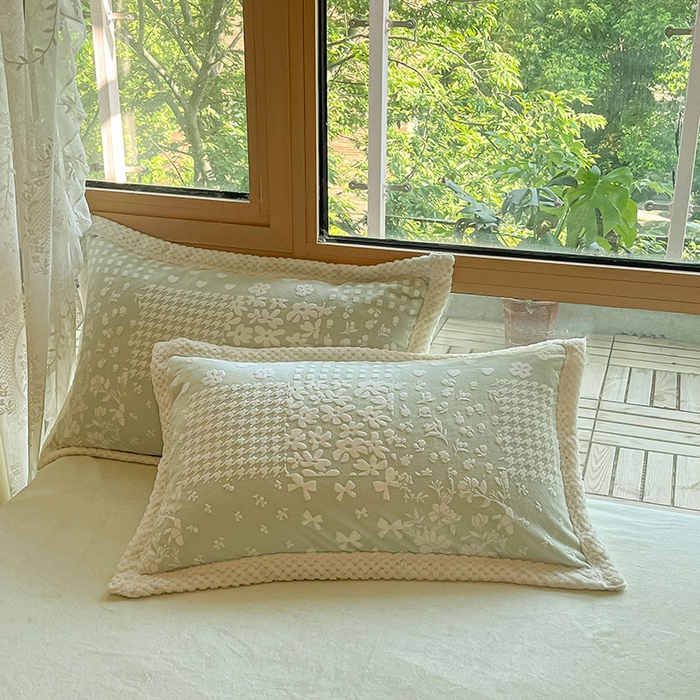 91家纺网 家纺一手货源 找家纺 琪格格纺织 2025新款全消光包边立体简约清新雕花绒四件套 雕花包边-阿芙朵 绿