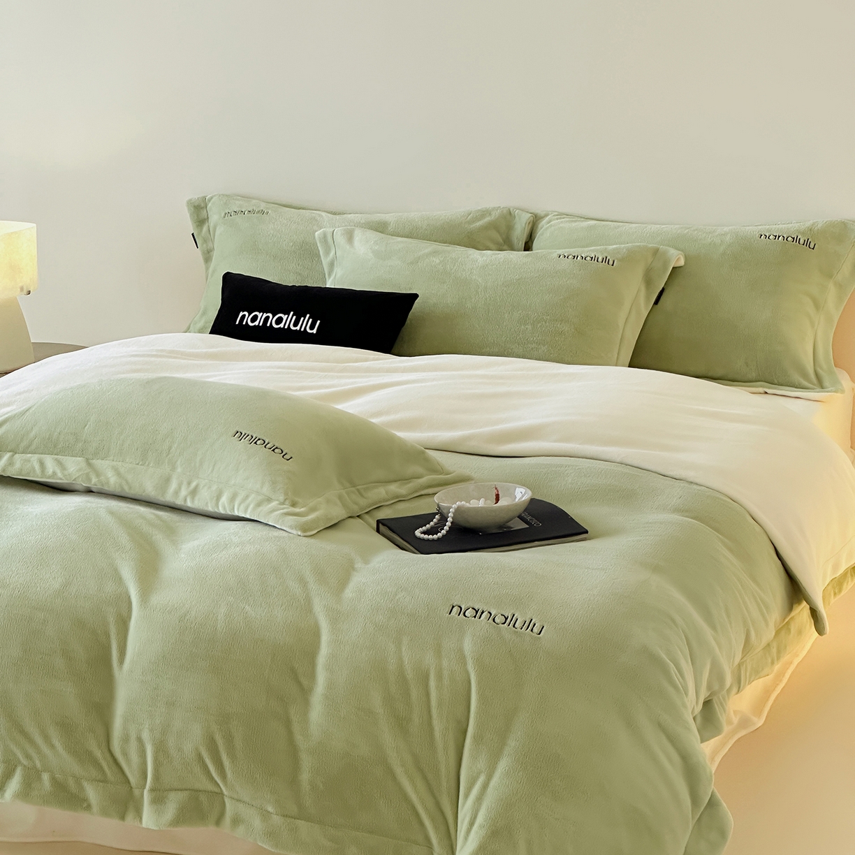 JUICY 橘滋家纺 2025新款高奢软糯质感极简慕斯牛奶绒四件套-布拉格冬日 布拉格冬日-瓷秘绿米